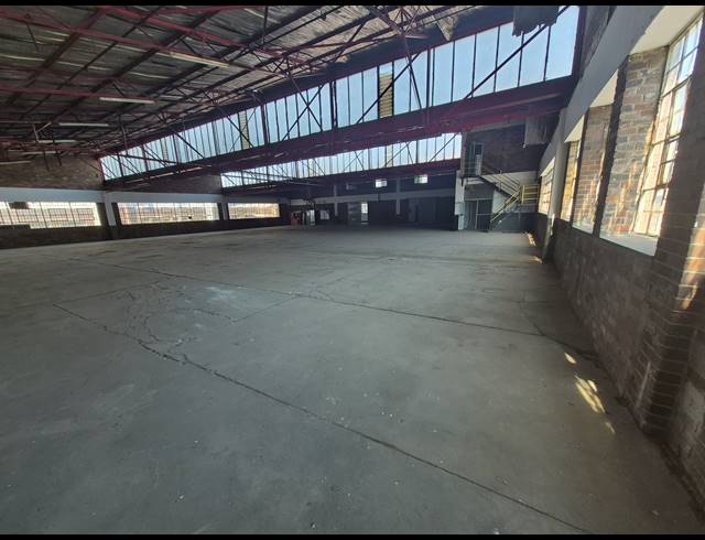 1,554M² WAREHOUSE TO LET IN BENROSE